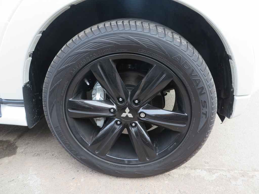 Convert Mitsubishi Pajero Crewcab 2015